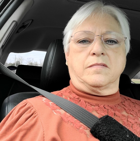 Meet your Posher, Deborah - Picture 1 of 1